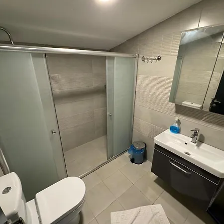 Nayino Hotel *