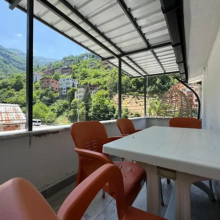 Nayino Hotel
